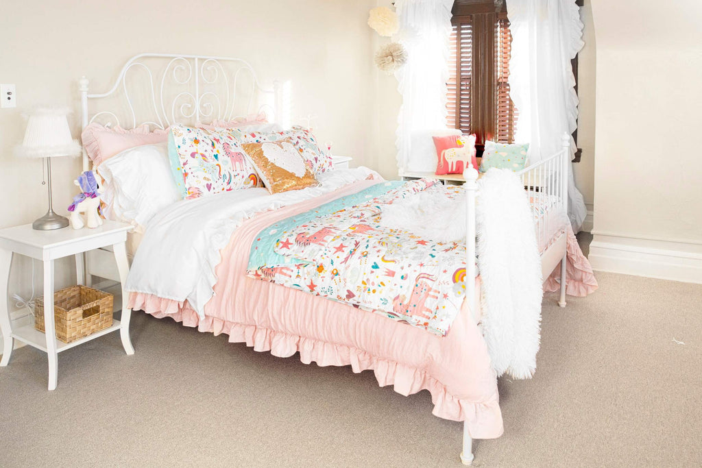 Reversible Animal Print Quilt, Twin, White/Multi, 4-Pc Set T6600
