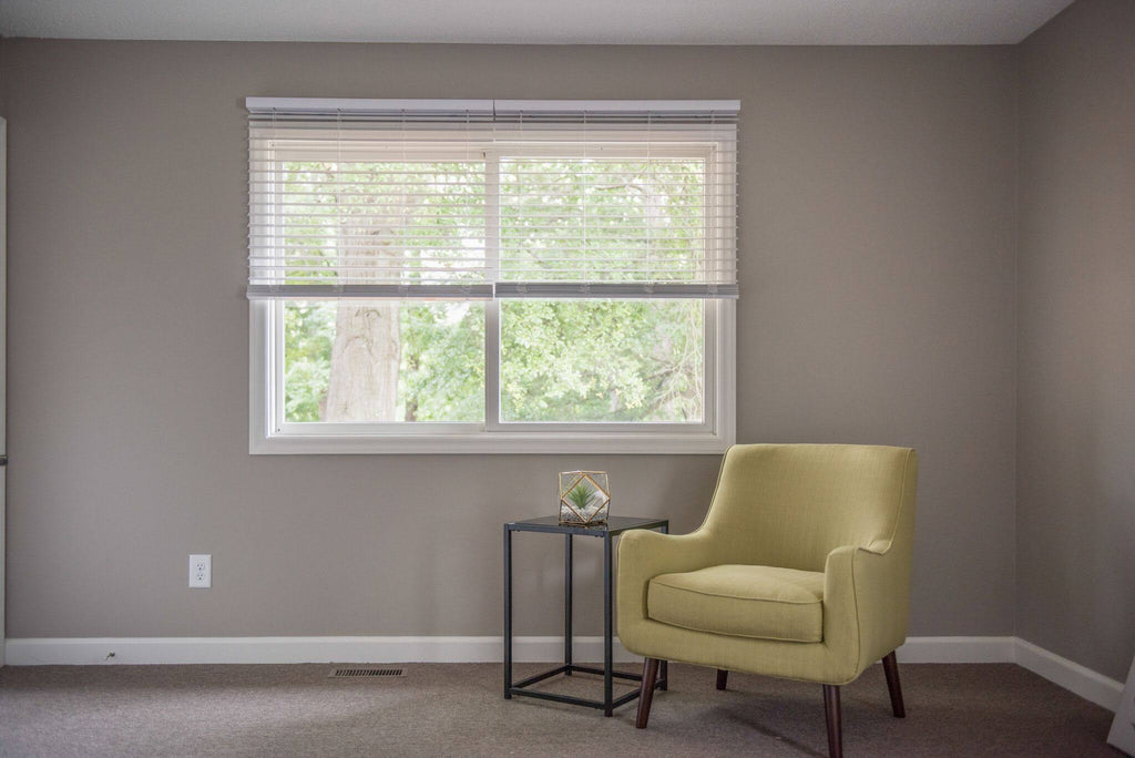 Cordless Soft White Faux Wood Room Darkening Blinds I8780