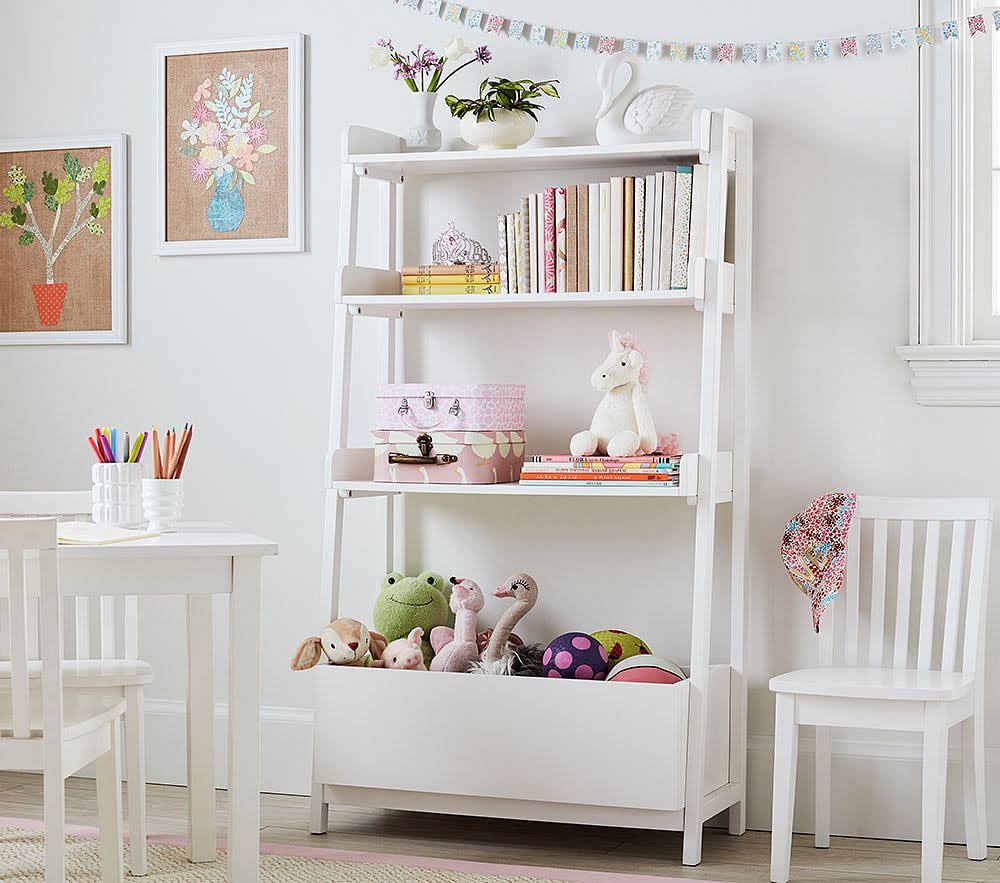 Angled White Bookcase S607