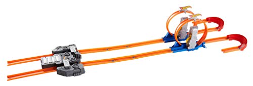 Hot Wheels Toy Car Track Set with Motorized Booster R910293