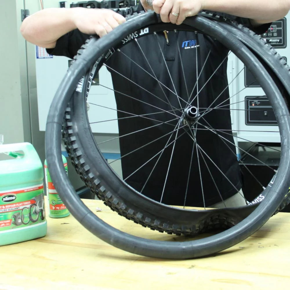 Self-Sealing Bicycle Tube Schrader 20 x 1.25-2.125 X128