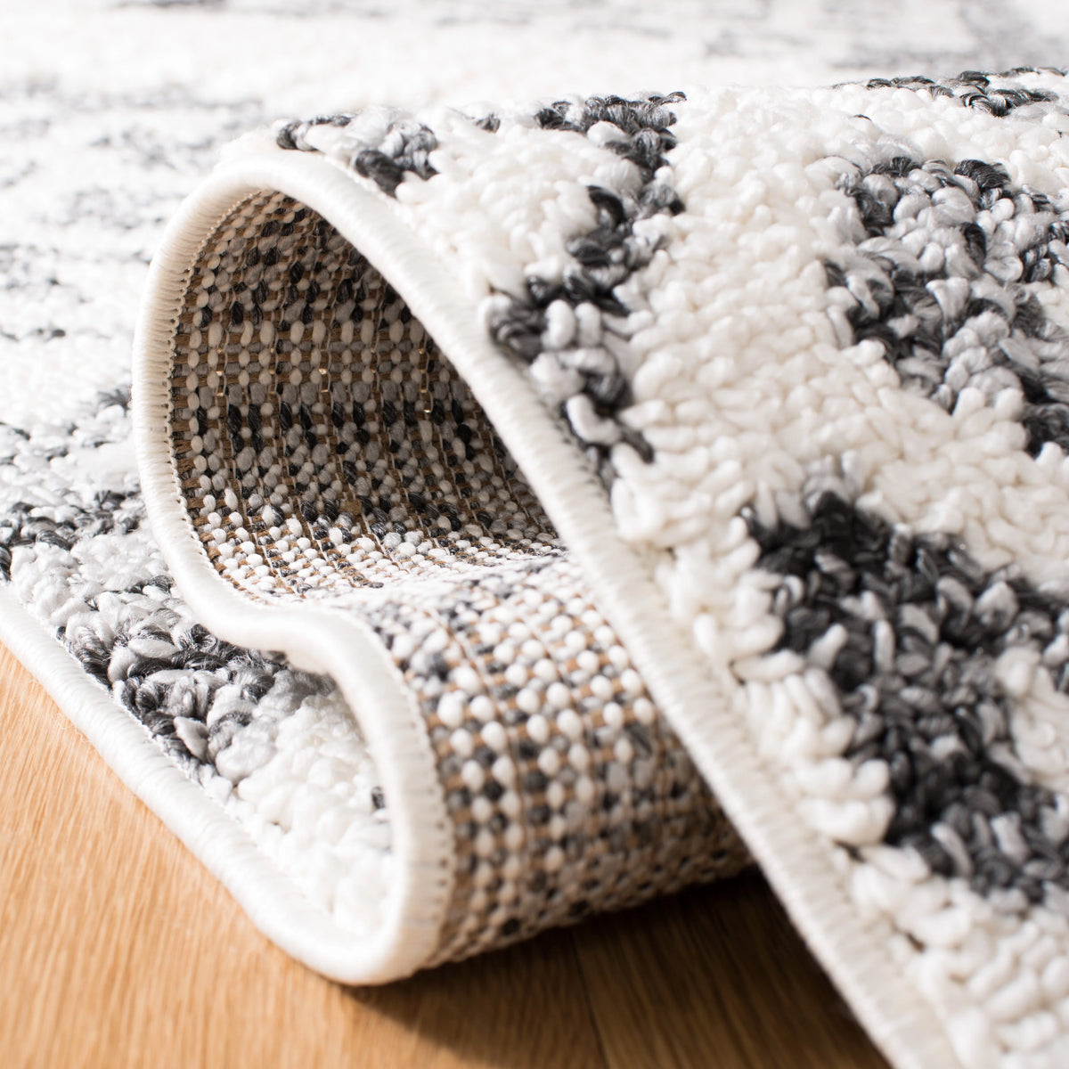 Ivory/Grey 9' x 12' Shag Area Rug R2749